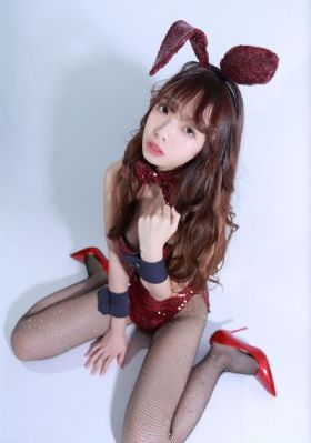 年轻漂亮的岳5韩国片_720在线播放观看